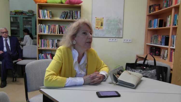 Vendégünk volt egykori diákunk, Torna Helga írónő