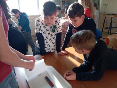 Tutor kísérletes óra